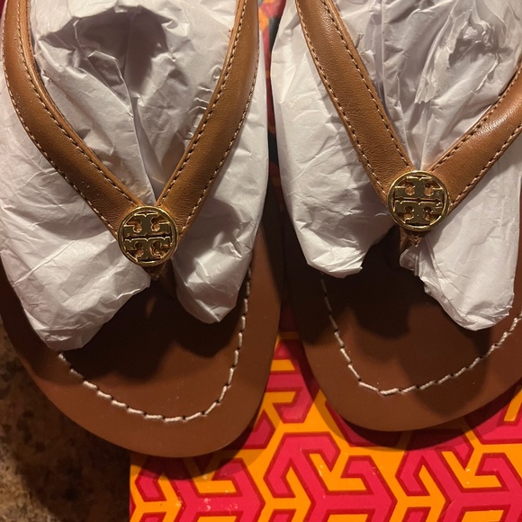 NWT Tory Burch Vegan Tera Flip Flops, Size 8 - Picture 6 of 8